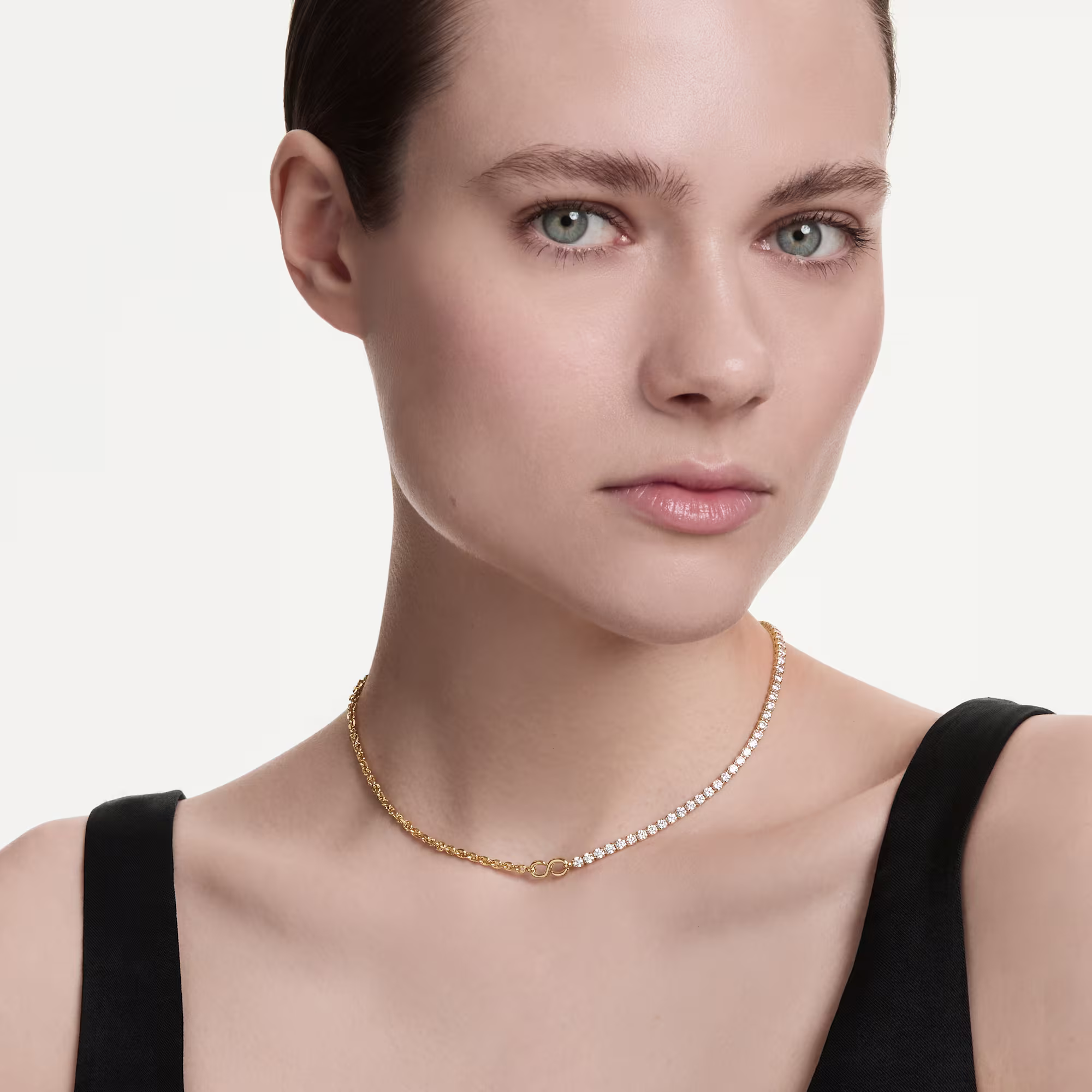 Matrix necklace